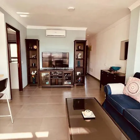 Renovated Near The Sea Apartamento